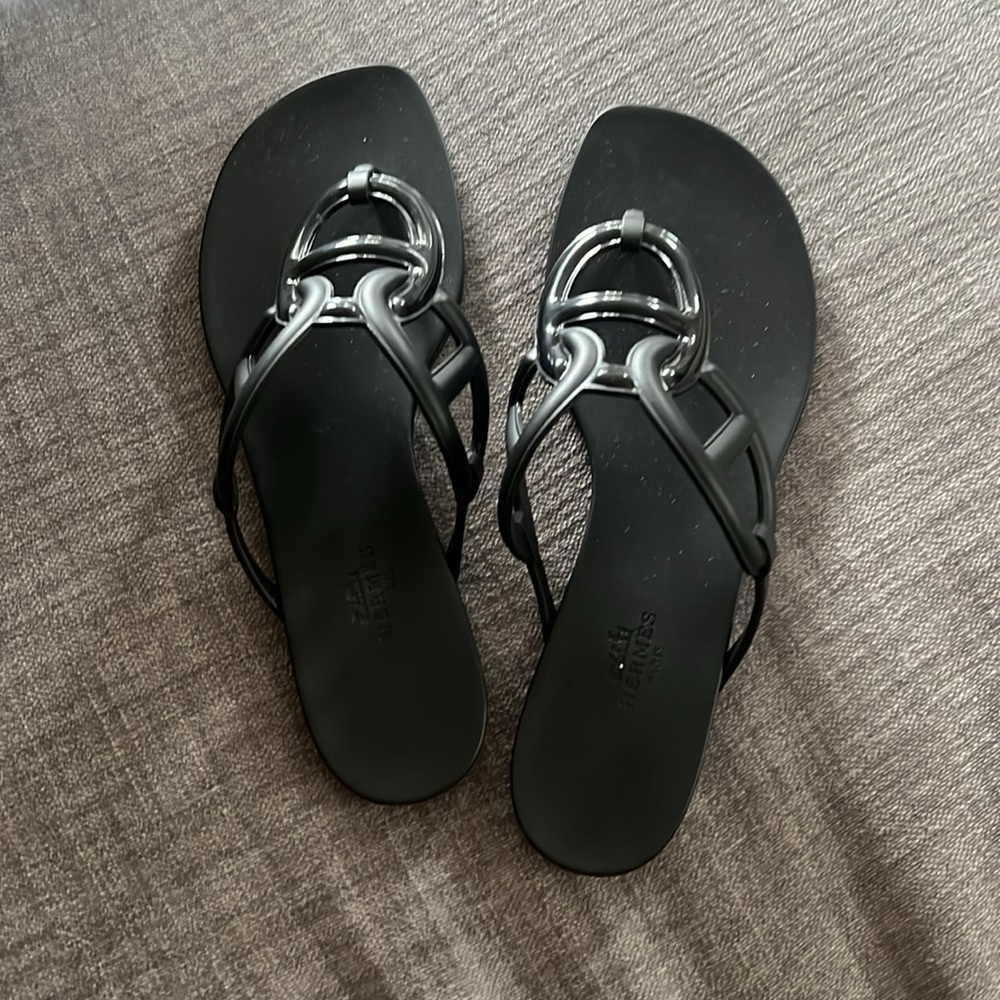 Hermes Egerie sandal NEW with reciept, both dust bags and box size 38